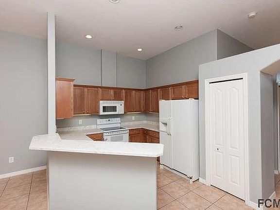4th image of 18 Louisville Dr