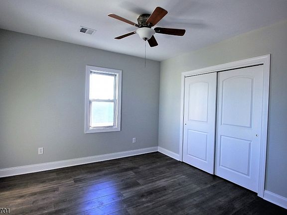 3rd image of 230 N 10th Ave Floor 2