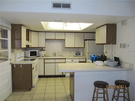 3rd image of 174 Lago Vista Blvd
