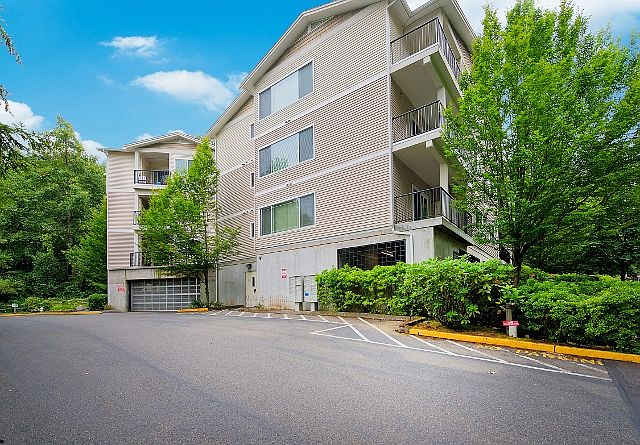 1st image of 15000 Juanita Dr NE Unit 306