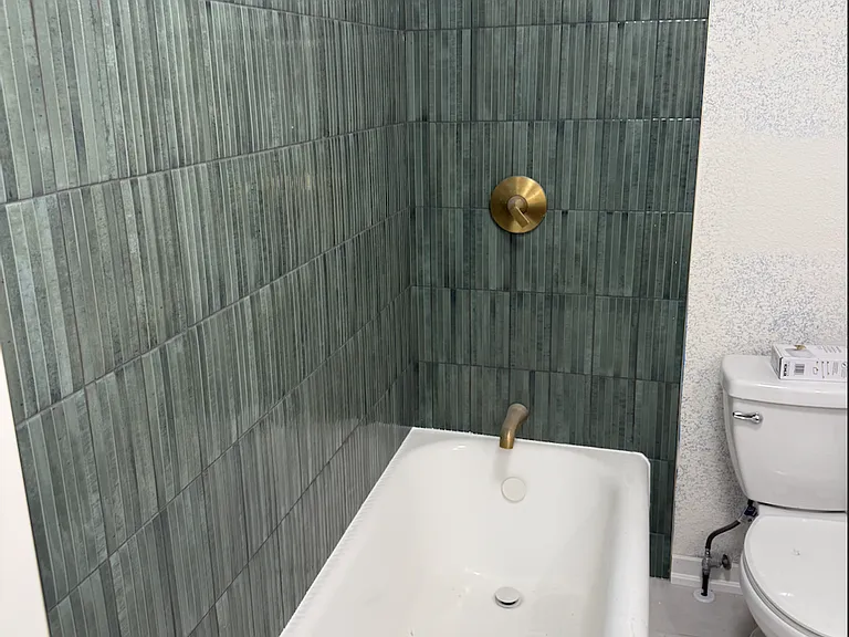 405 Pearl St — Photo 17