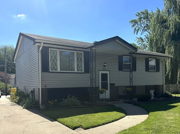 1243 N Lafayette Ct, Griffith, IN 46319