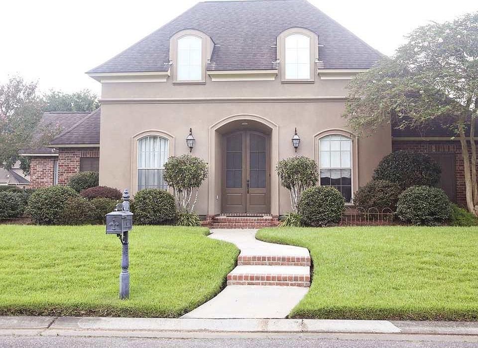 1st image of 15180 Bluffwood Cir
