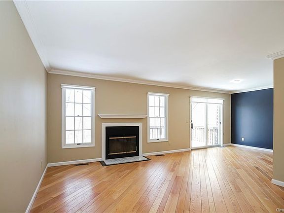 3rd image of 4504 Victoria Dr