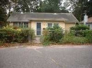 32 Eastview Rd, Ronkonkoma, NY 11779