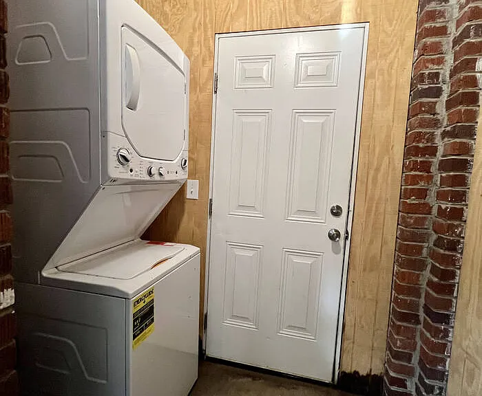 321 Howard St — Photo 3