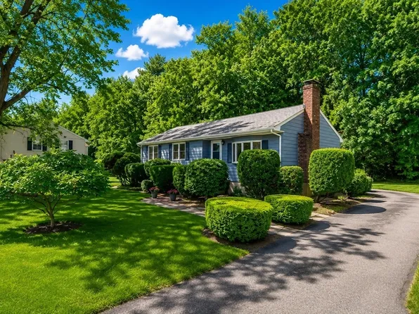 33 Daniel Dr, Burlington, MA 01803
