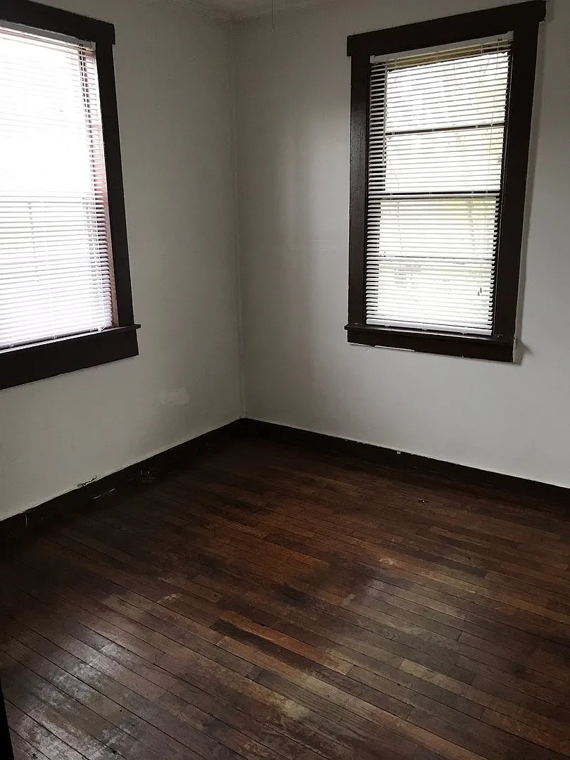 1 Bedroom Apartment — Photo 1