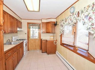 206 Claywood Dr #206, Brentwood, NY 11717