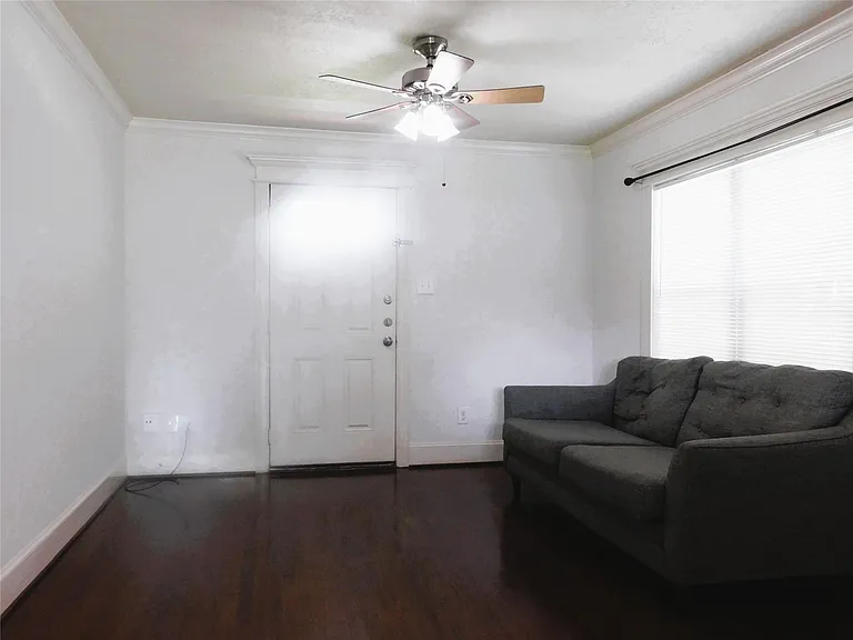 124 N Estelle St — Photo 4