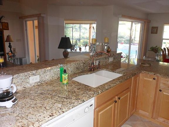 5th image of 2831 SE Grand Dr