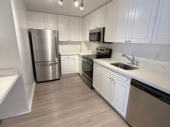 255 Evernia St APT 1111