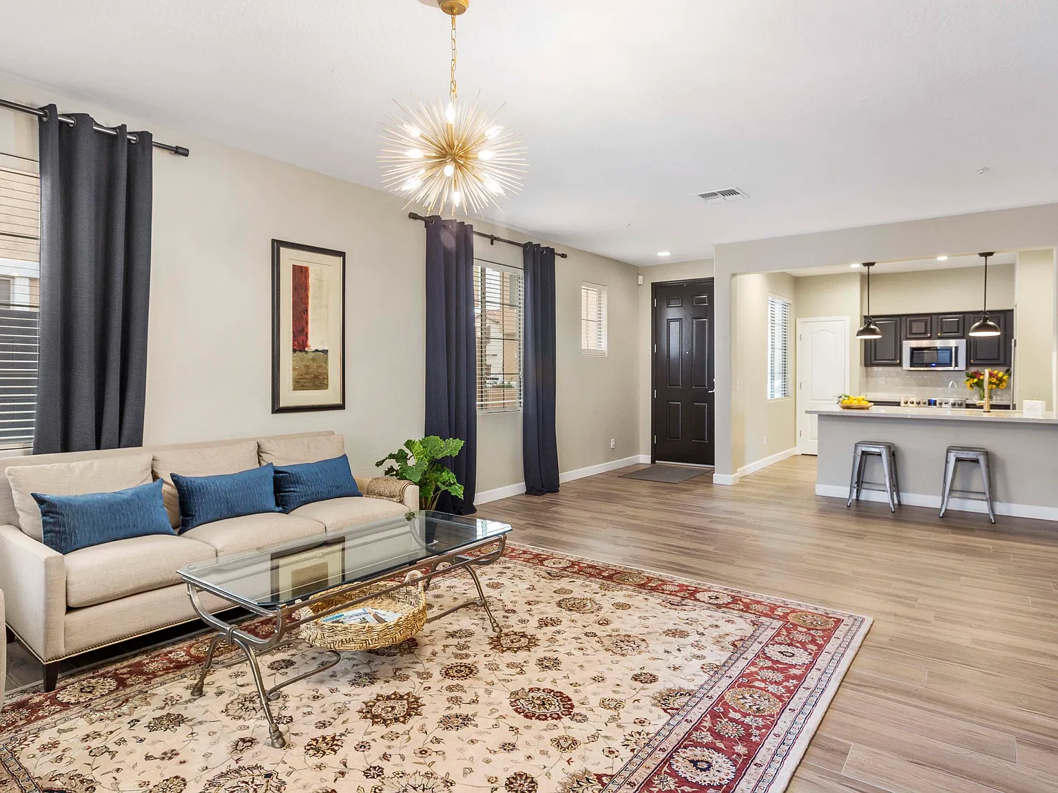 3 bed, 2.0 bath, 1421 sqft, $2,250 — Photo 4