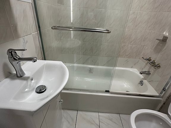 3rd image of 7513 68th Ave Floor 2