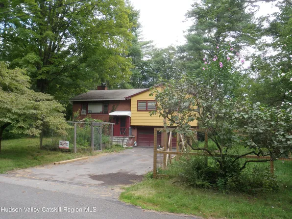 28 Arnold Drive, Woodstock, NY 12498