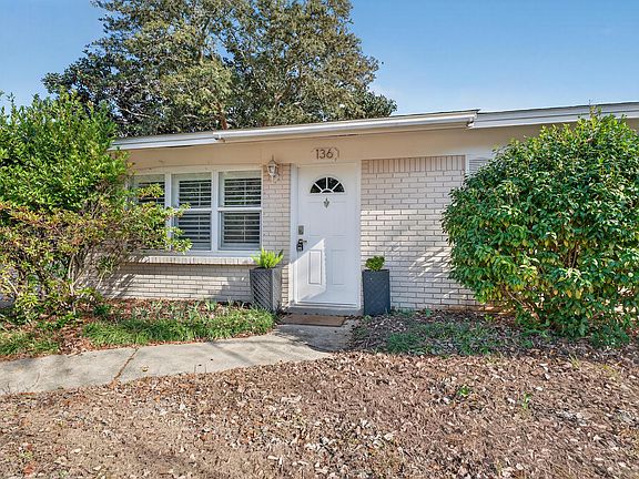 5th image of 136 Robinwood Dr NW
