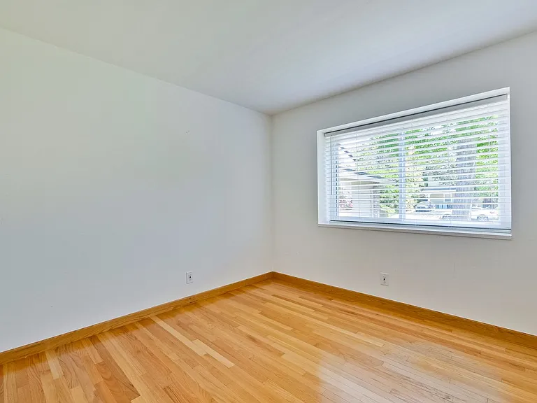 1084 Bluebird Ave — Photo 25