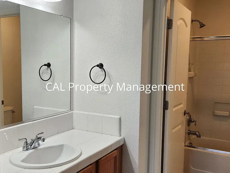 405 Tyler Pl #P — Photo 14