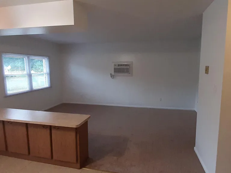 140 Lynwood Mnr #10 — Photo 2