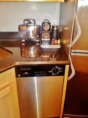 Rented by City Connections Realty | media 30