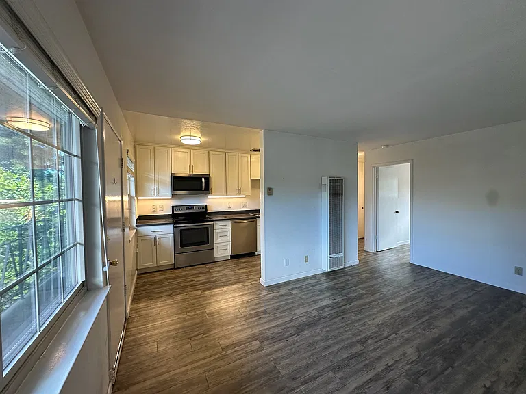 5445 Broadway #7 — Photo 4