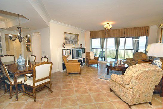Great room opens to lanai