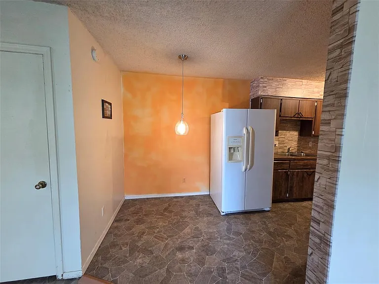 401 SE 12th St #143 — Photo 9