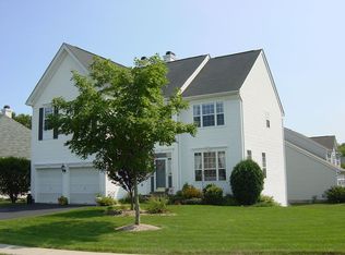 14 Stonehouse Dr, White House Station, NJ 08889
