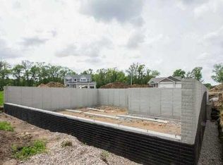 5809 NW 52nd St, Johnston, IA 50131