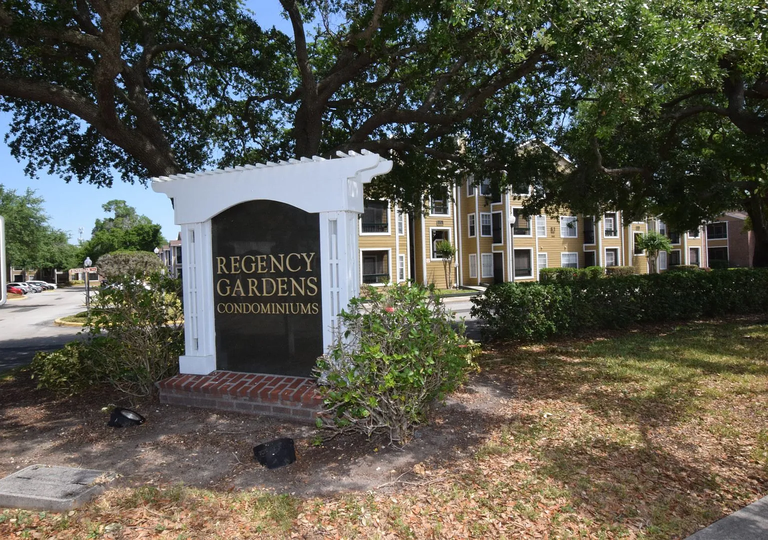 2 Bedroom, 1 Bath Condo for Rent at 5533 Chrishire Way #F201 Orlando, FL 32822 — Photo 1
