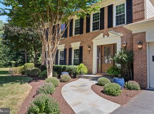 3003 Heritage Farm Ct, Herndon, VA 20171