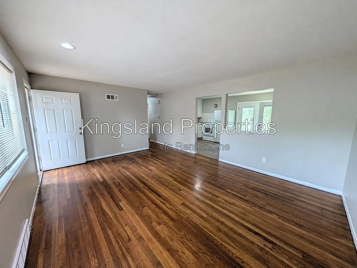 3 bed, 1.0 bath, 960 sqft, $1,450 — Photo 3