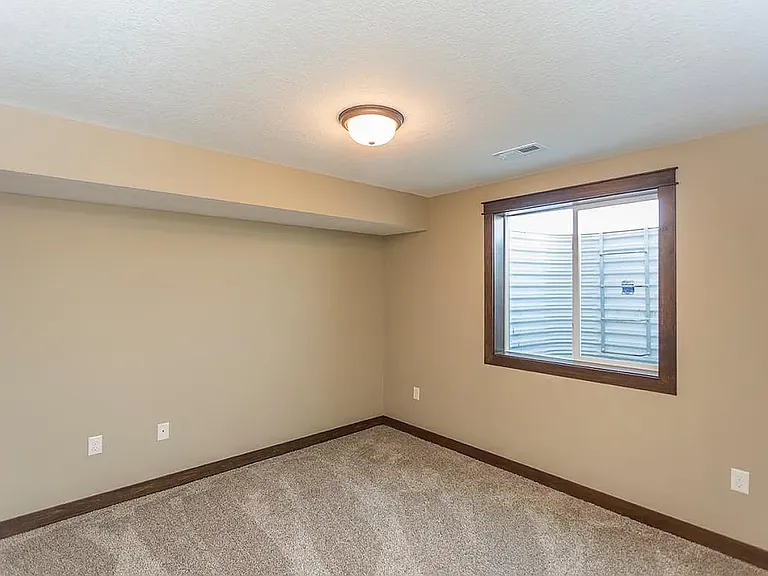 1658 Glade Dr SW — Photo 9