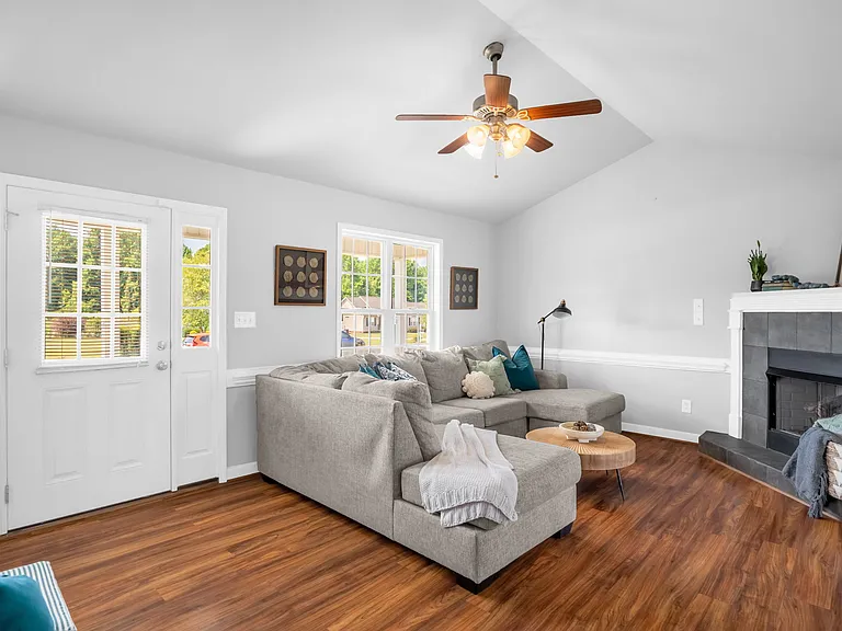 46 Bayberry Ln — Photo 10