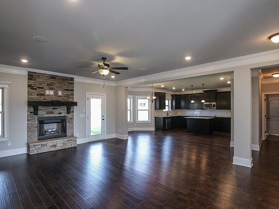 5th image of 7010 Harriswood Ln