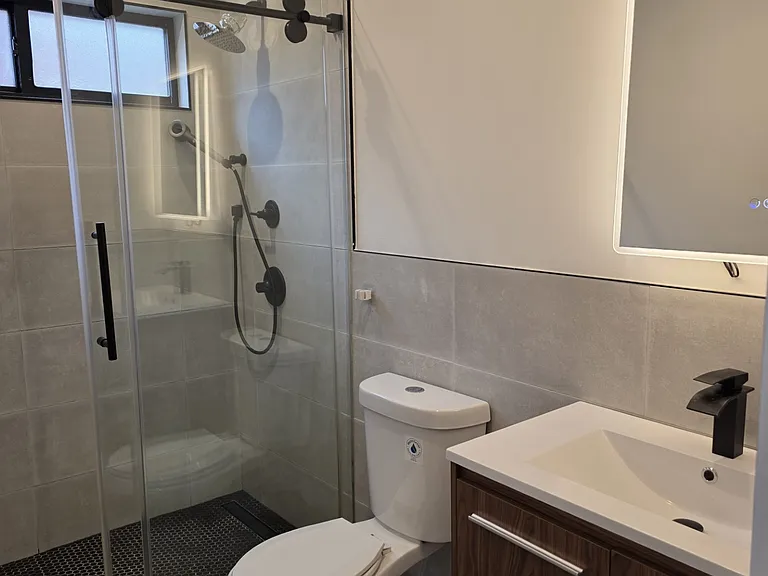 445 E 46th St #1 — Photo 9