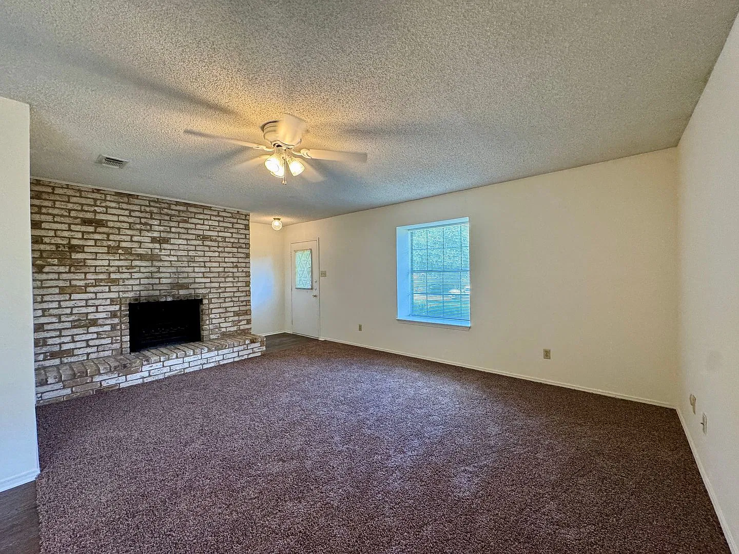 Duplex — Photo 2
