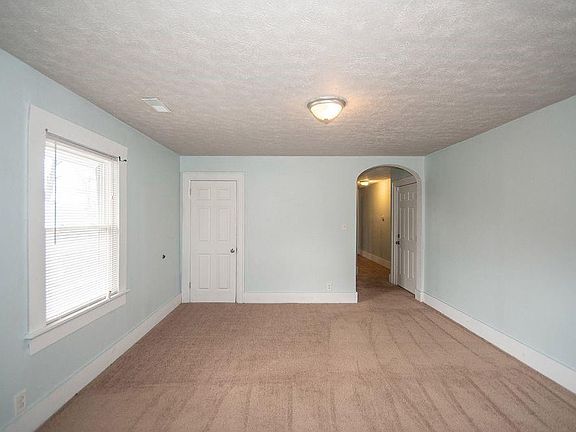4th image of 546 Eastern Ave #A