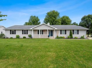 493 Mc Auliffe Heights Trl, Green Bay, WI 54311