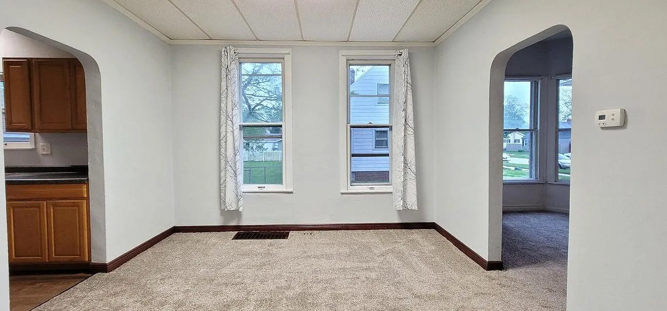 3 bed, 3123 sqft, $1,750 — Photo 2