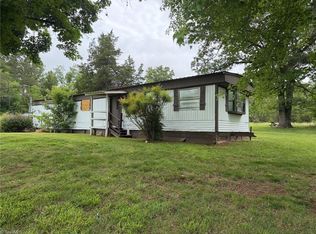 110 Beck Ln, Pilot Mountain, NC 27041