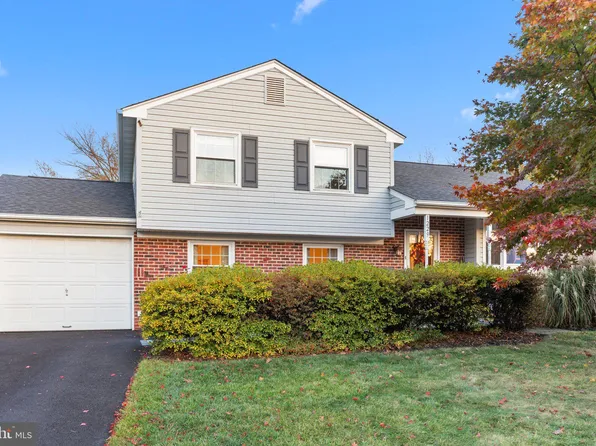 1229 Lynda Ln, Warminster, PA 18974