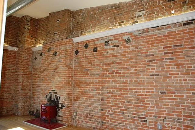 Incredibly large space with 17 foot ceilings