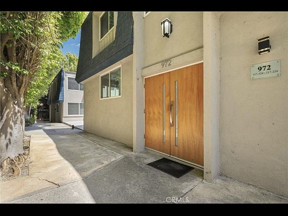 2nd image of 972 Larrabee St APT 118