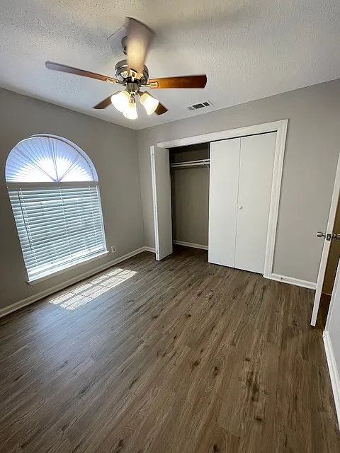 2 bed, 1.5 bath, 950 sqft, $1,195 — Photo 4