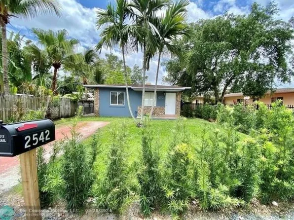 2540 NE 181st St, North Miami Beach, FL 33160