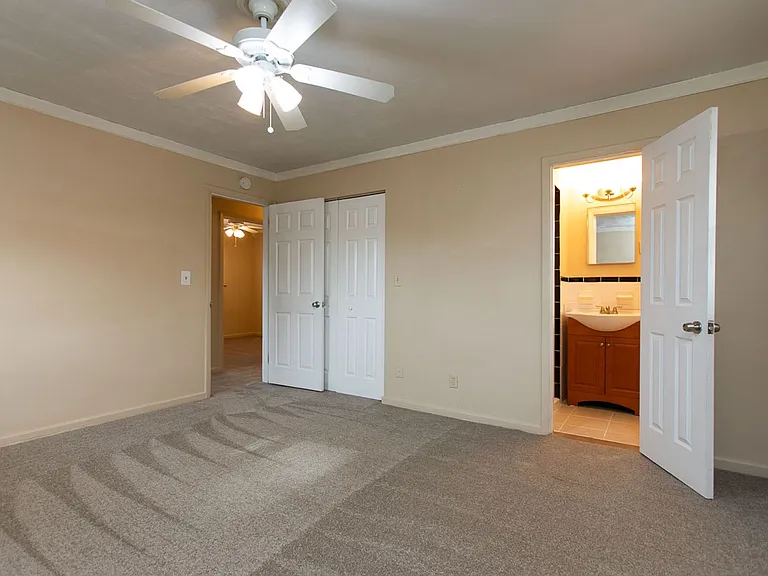 10 Warren Dr — Photo 43