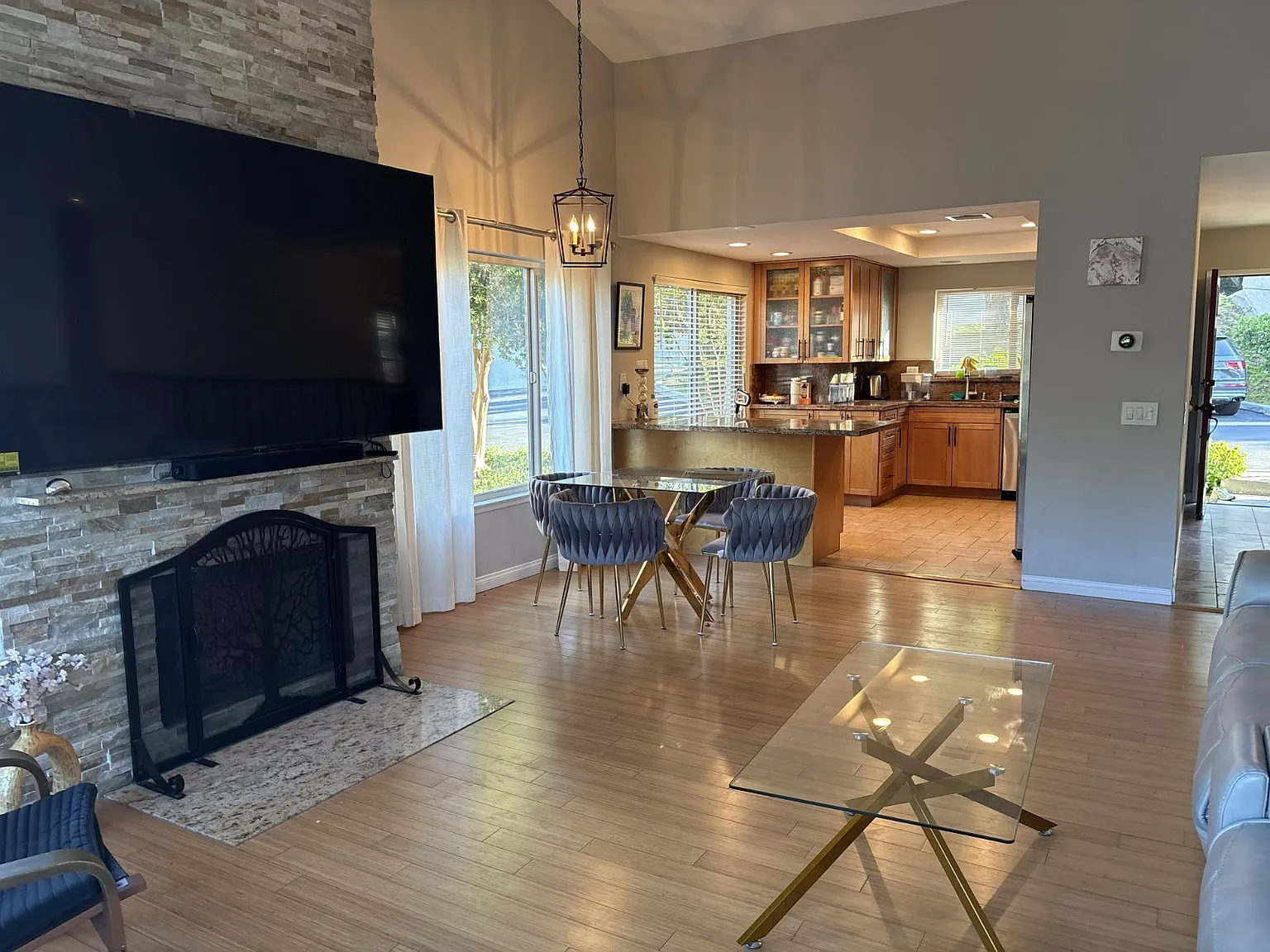 4 bed, 1626 sqft, $5,200 — Photo 3