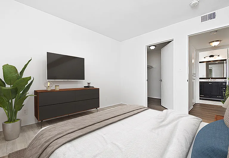 4235 Whitsett Ave #201 — Photo 22