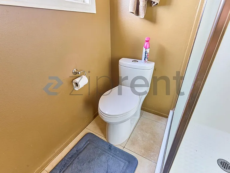 1106 S Clarence St — Photo 14
